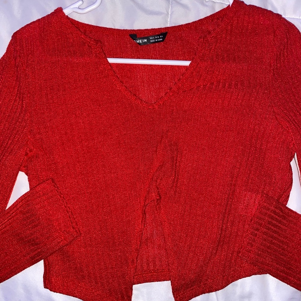 red long sleeve crop top